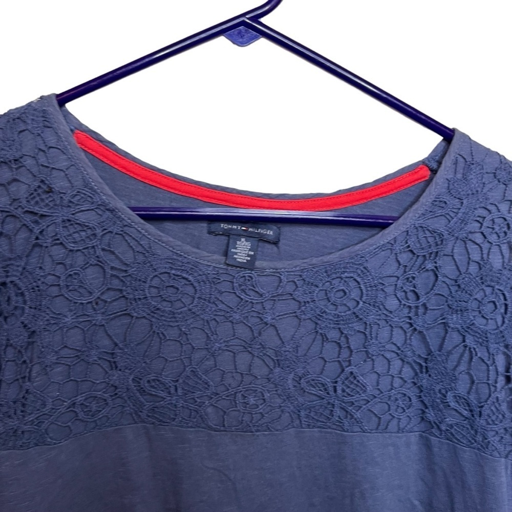 Tommy Hilfiger Sz XL Blue Knit Short Sleeve Tee Top with Crochet Lace Accent - Picture 2 of 3